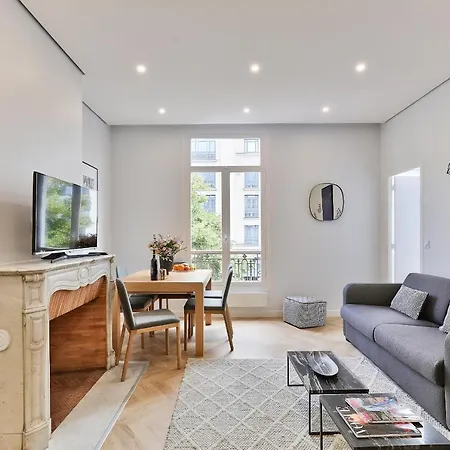 126 - Urban Amazing 3br Montorgueil *