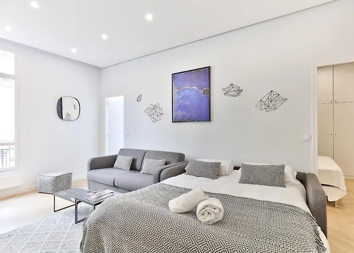 126 - Urban Amazing 3br Montorgueil